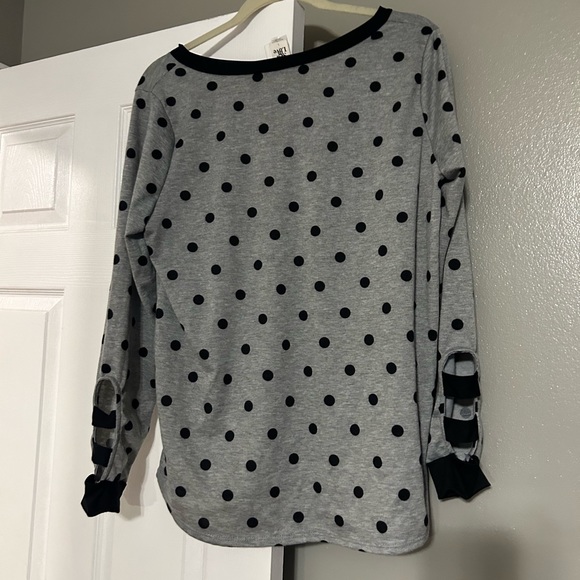 Sew in love sized large polka dots top with a bold ladder detail on the forearm - Picture 5 of 6
